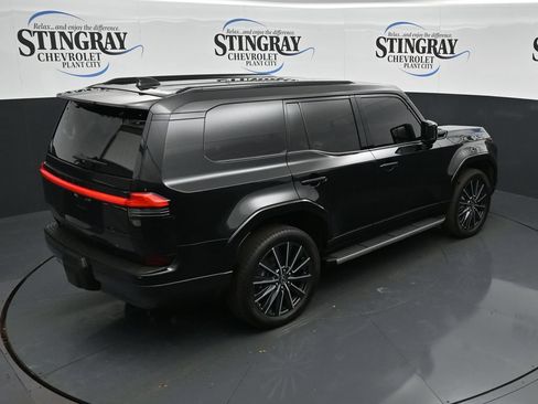 Used 2025 Lexus GX 550 w/ Cold Area Package AWD/4WD image 24