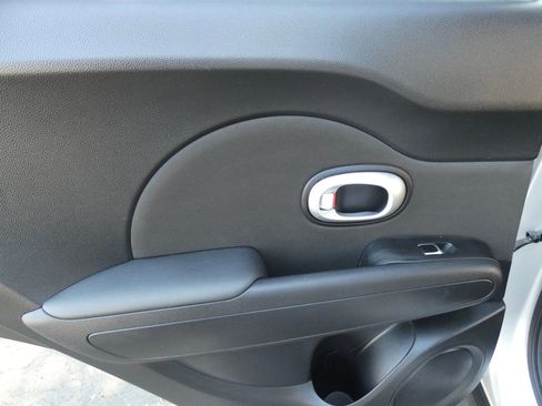 Used 2018 Kia Soul image 39