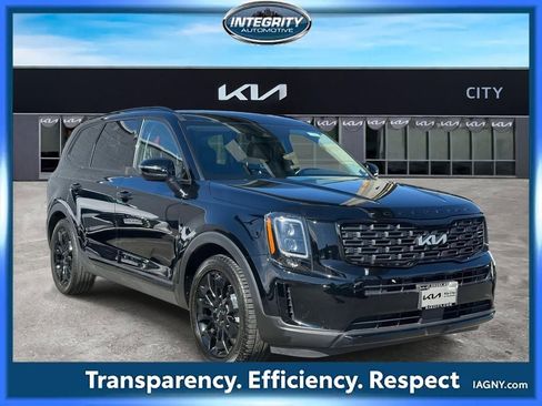 Certified 2022 Kia Telluride EX w/ EX Premium Package AWD/4WD image 1