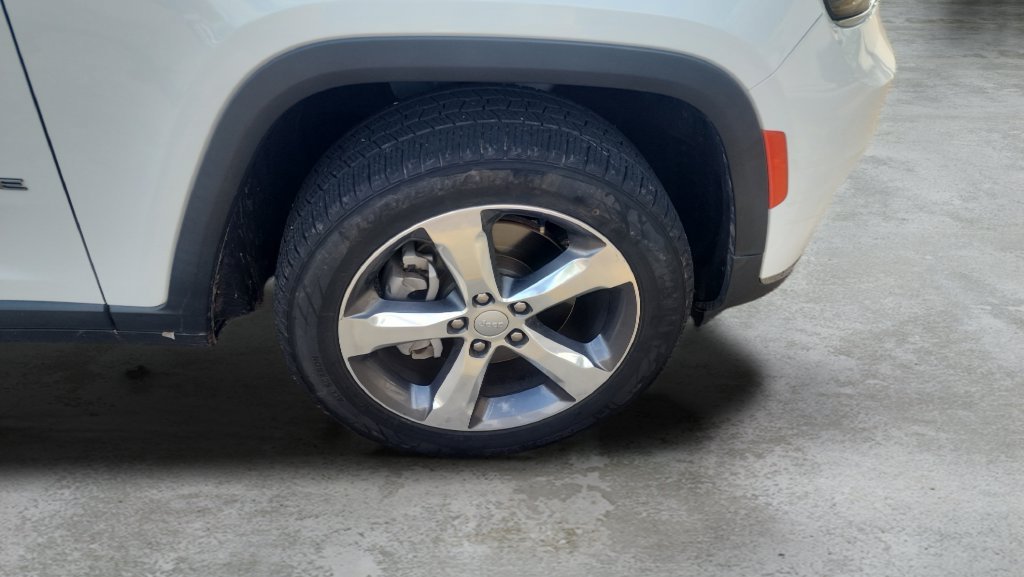 Used 2021 Jeep Grand Cherokee L Limited RWD image 9