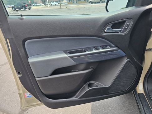 Used 2021 Chevrolet Colorado Z71 AWD/4WD image 8