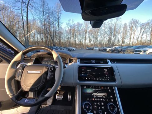 Used 2020 Land Rover Range Rover Sport SVR image 26
