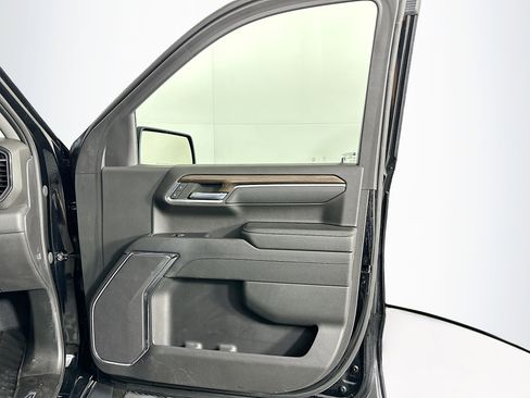 Used 2023 Chevrolet Silverado 1500 LT image 32