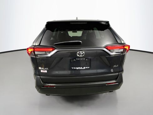 Used 2019 Toyota RAV4 XLE Premium FWD image 6
