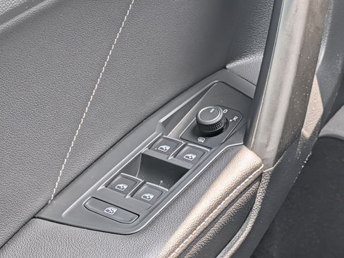 Certified 2023 Volkswagen Tiguan SE R-Line AWD/4WD image 26