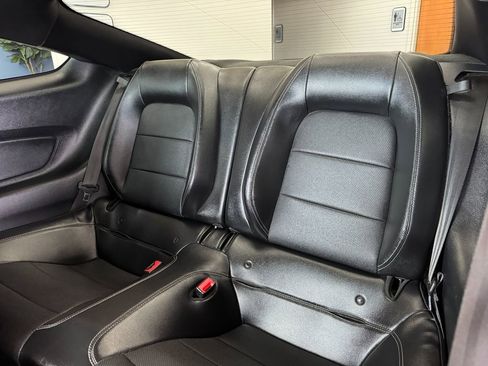 Used 2019 Ford Mustang GT Premium w/ GT Performance Package RWD image 41