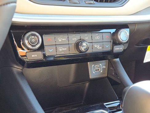 New 2026 Jeep Compass Limited image 27