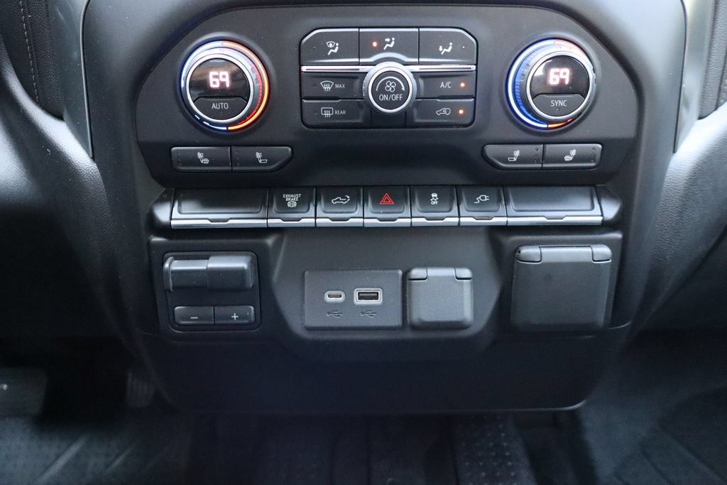 Used 2021 Chevrolet Silverado 2500 LT w/ Fleet Comfort Package AWD/4WD image 8