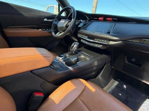Used 2019 Cadillac XT4 Premium Luxury FWD image 34