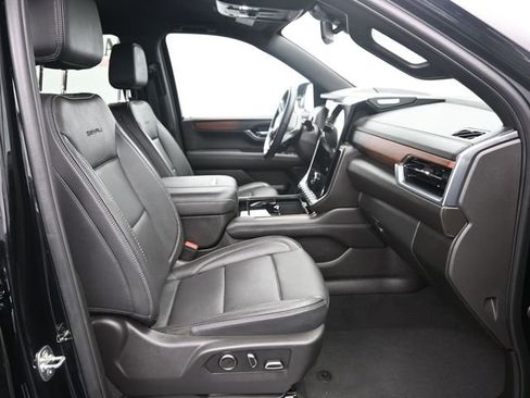 Used 2025 GMC Yukon Denali AWD/4WD image 10