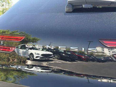 Used 2023 Genesis Electrified GV70 AWD/4WD image 27