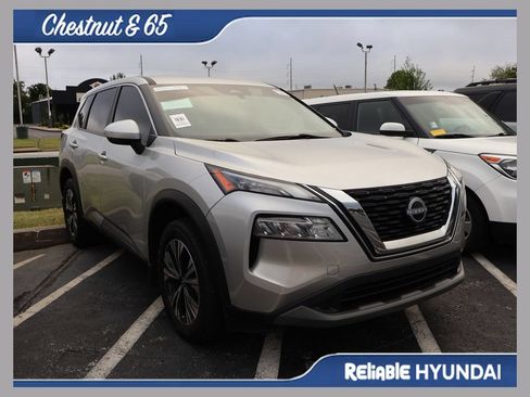Used 2023 Nissan Rogue SV FWD image 1
