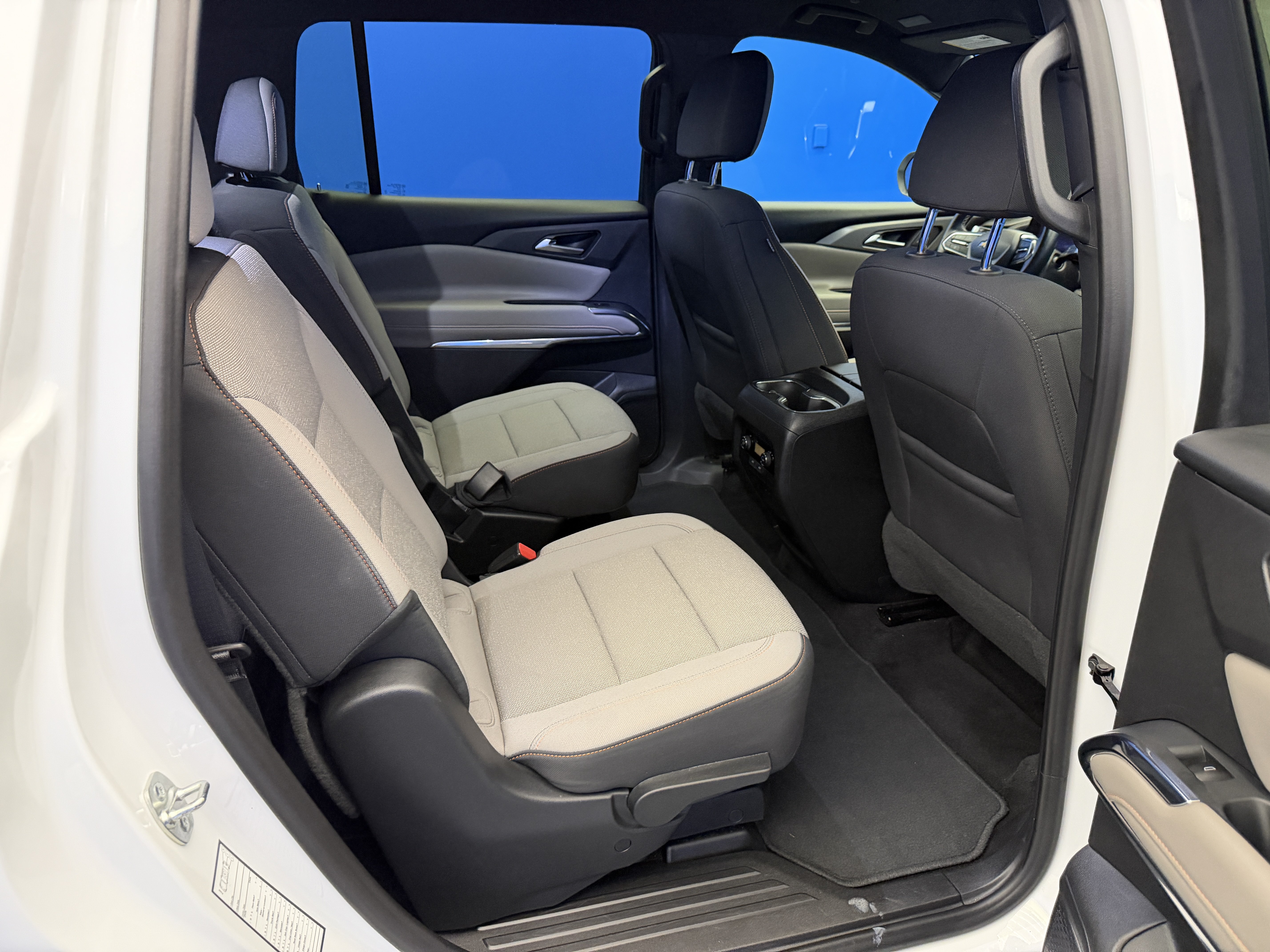 Used 2026 Chevrolet Traverse LT w/ Driver Confidence Package FWD image 28