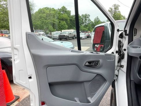 Used 2018 Ford Transit 250 130 Low Roof RWD image 27