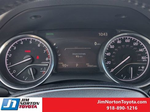 Used 2019 Toyota Camry XLE FWD image 17