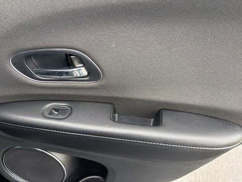 Used 2022 Honda HR-V EX image 34