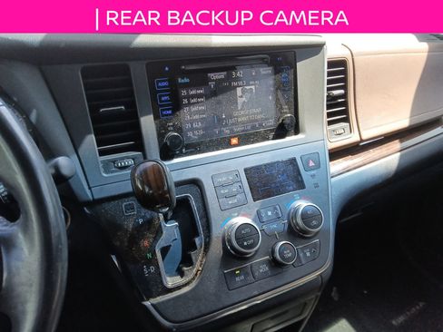 Used 2015 Toyota Sienna Limited Premium FWD image 14
