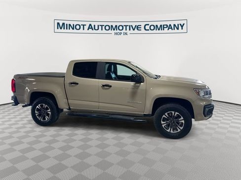 Used 2022 Chevrolet Colorado Z71 AWD/4WD image 9