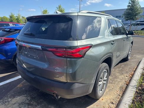 Used 2023 Chevrolet Traverse LT FWD image 4