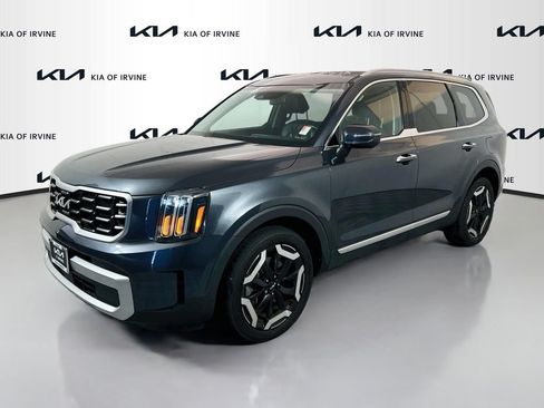 Certified 2024 Kia Telluride S w/ S Sunroof Package AWD/4WD image 4