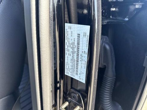 Used 2023 Ford F150 Lariat AWD/4WD image 27