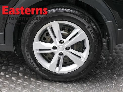 Used 2023 Nissan Kicks S image 8