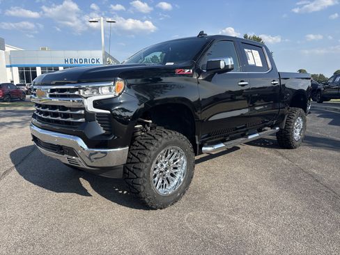 Used 2025 Chevrolet Silverado 1500 LTZ w/ LTZ Premium Package AWD/4WD image 7