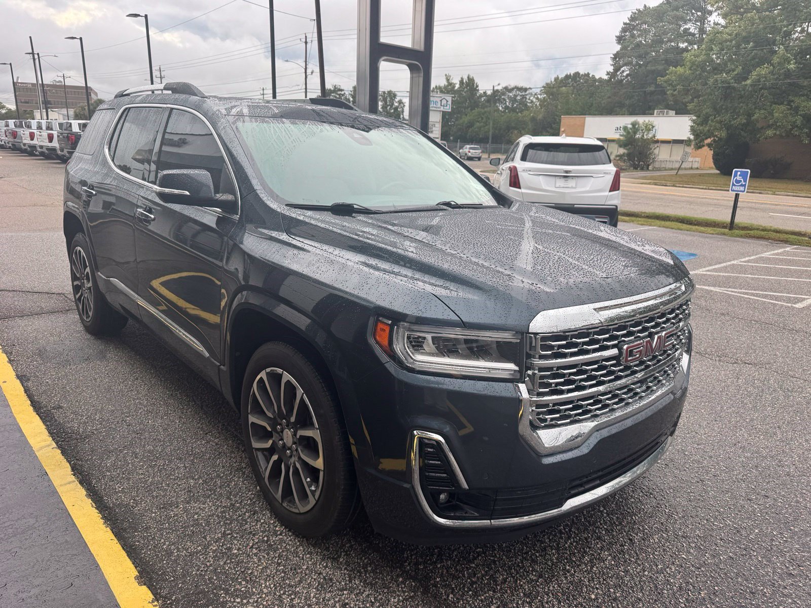 Used 2020 GMC Acadia Denali w/ Trailering Package FWD image 10