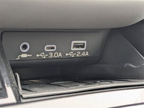 Used 2023 Subaru Outback Limited image 23