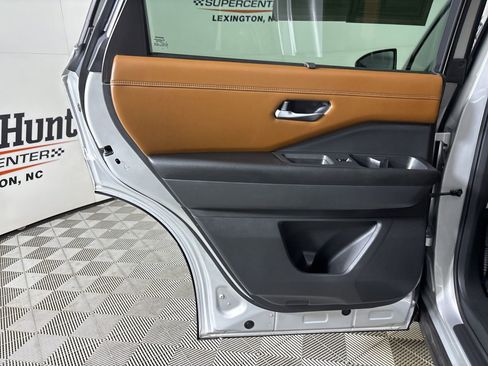 Used 2023 Nissan Pathfinder Platinum w/ Cargo Package image 23