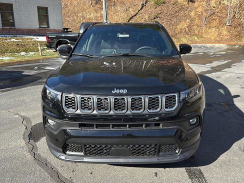 New 2026 Jeep Compass Latitude image 2