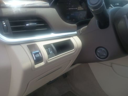 Used 2014 Cadillac XTS Luxury w/ Driver Awareness Package FWD image 18