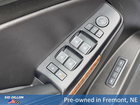 Used 2020 Chevrolet Suburban Premier image 8