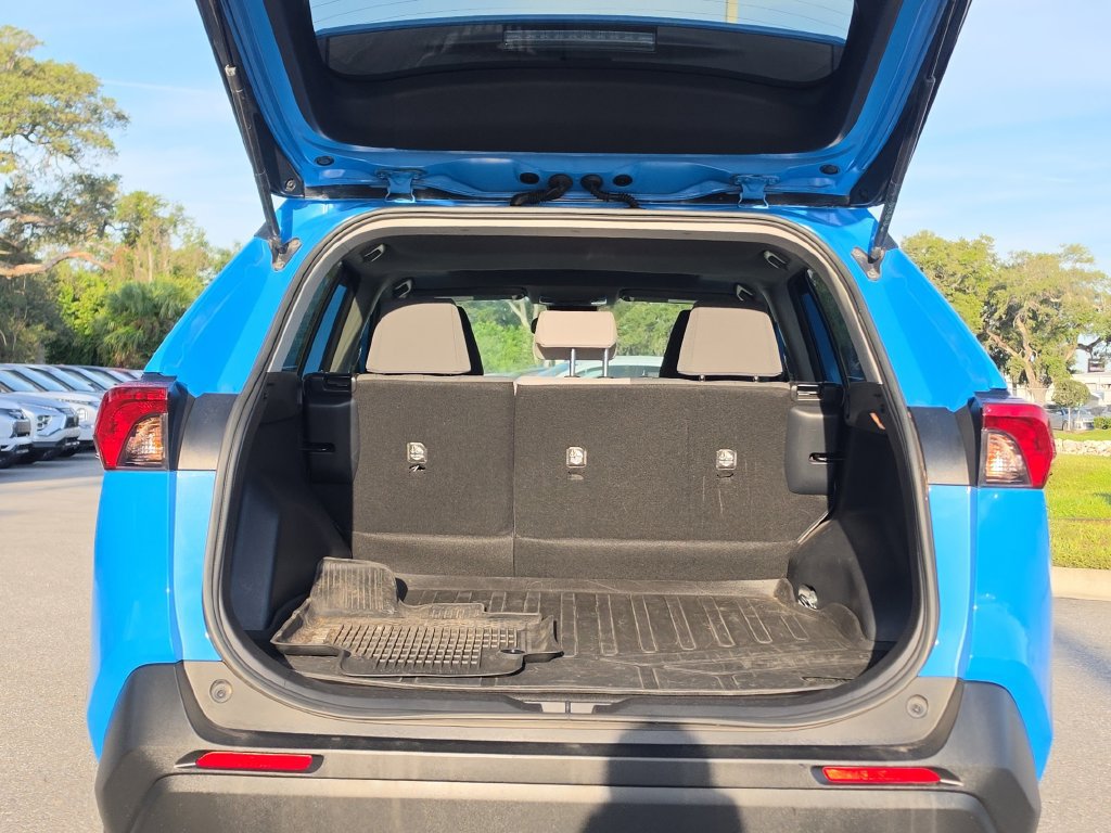 Used 2019 Toyota RAV4 XLE FWD image 7