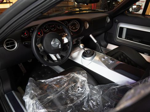 Used 2006 Ford GT RWD image 4
