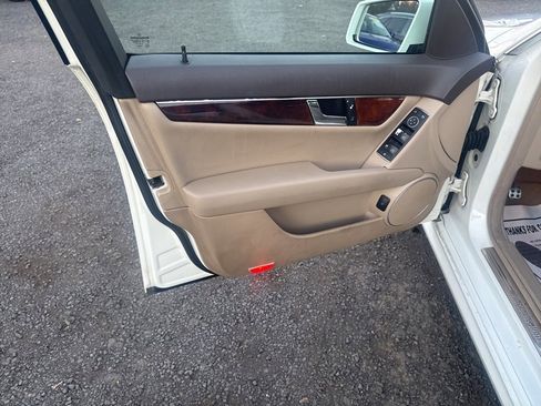 Used 2011 Mercedes-Benz C 300 4MATIC Sedan image 35