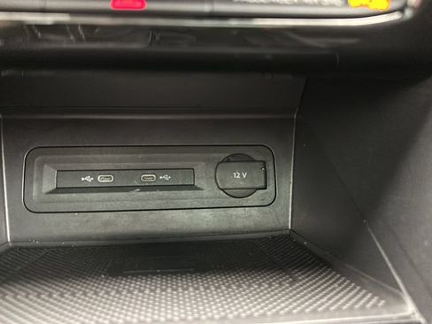 Used 2022 Volkswagen Atlas Cross Sport SEL AWD/4WD image 26