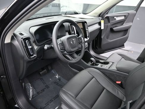 New 2025 Volvo XC40 B5 Core w/ Protection Package Premier image 14