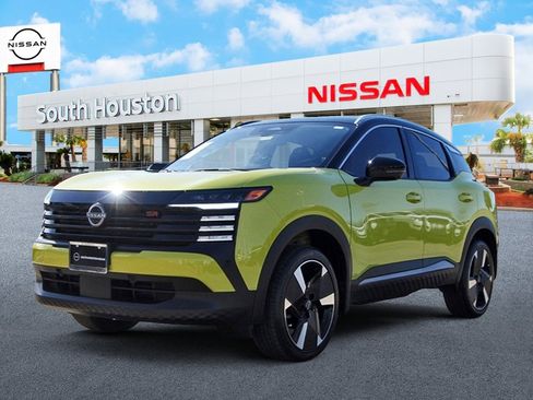 New 2025 Nissan Kicks SR image 2