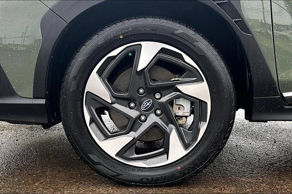 Used 2024 Subaru Crosstrek 2.5i Limited w/ Crosstrek Mirror Package AWD/4WD image 12