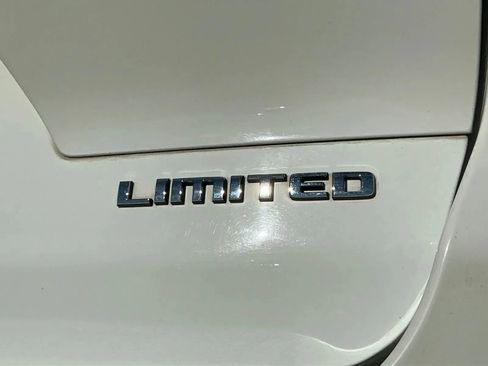 Used 2023 Jeep Grand Cherokee L Limited image 20