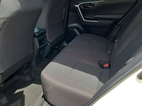 Used 2021 Toyota RAV4 LE FWD image 23