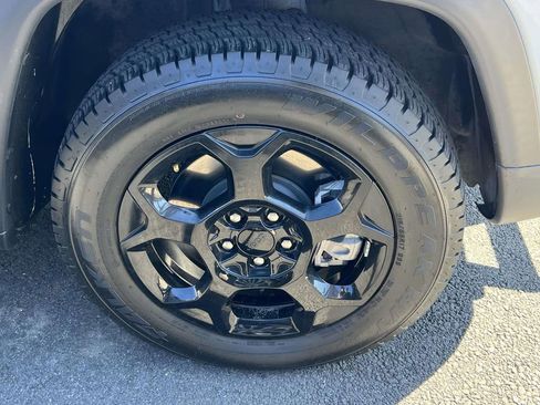 Used 2023 Jeep Compass Trailhawk w/ Trailhawk Elite Group AWD/4WD image 9