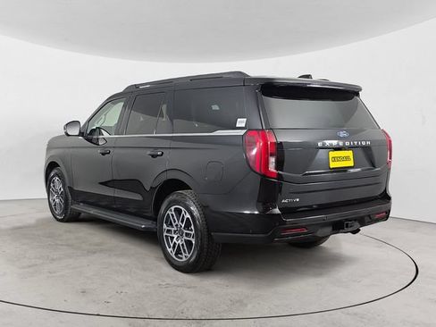 Used 2025 Ford Expedition Active AWD/4WD image 3