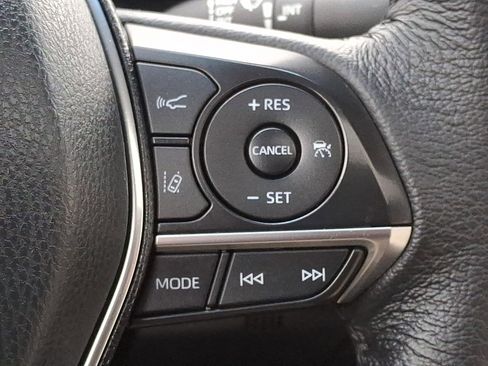 Used 2021 Toyota Avalon XLE image 22