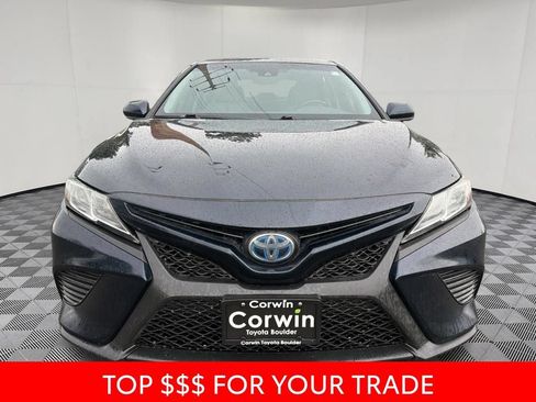 Used 2019 Toyota Camry SE FWD image 2