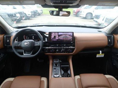 New 2026 Nissan Pathfinder Platinum AWD/4WD image 7