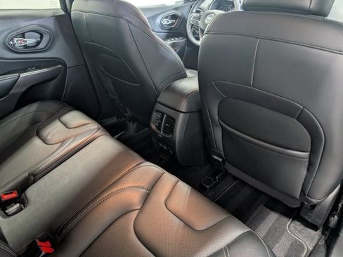 Used 2021 Jeep Cherokee Limited AWD/4WD image 16