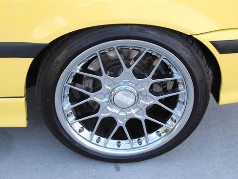 Used 1995 BMW M3 Coupe RWD image 32