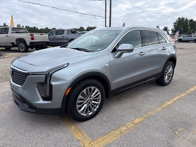 Used 2025 Cadillac XT4 Premium Luxury AWD/4WD image 2